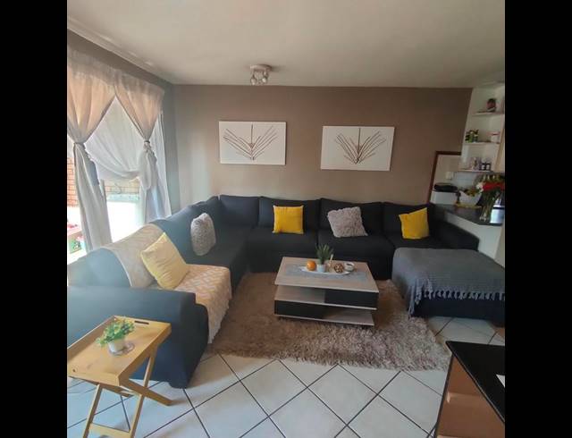 2 BEDROOM PROPERTY TO RENT IN DIE HOEWES